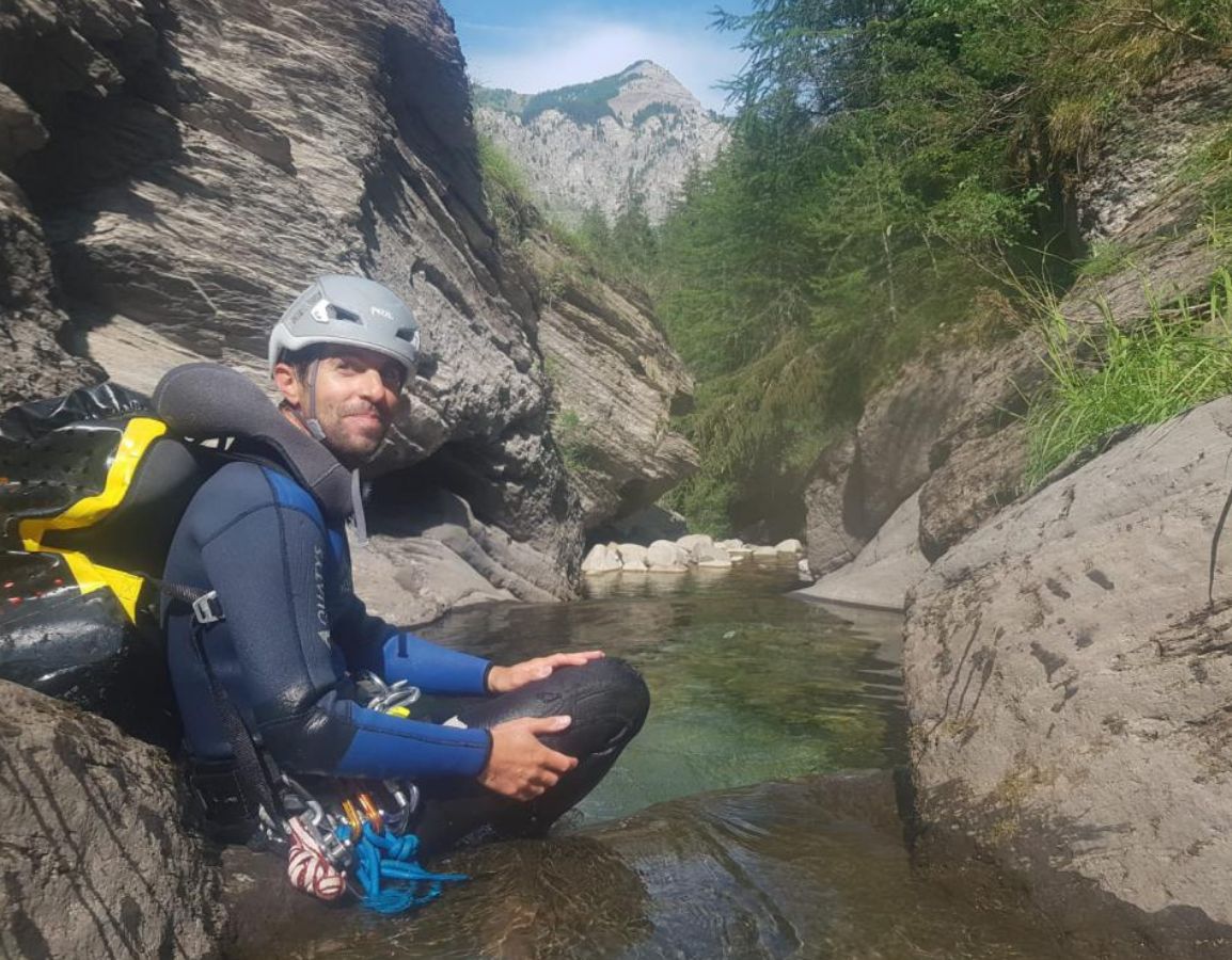 Clément Vieau, guide diplômé d'état, vous garantit une sécurité optimale en canyoning.